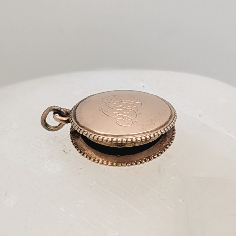Antique 10k Solid Yellow Gold Round Locket